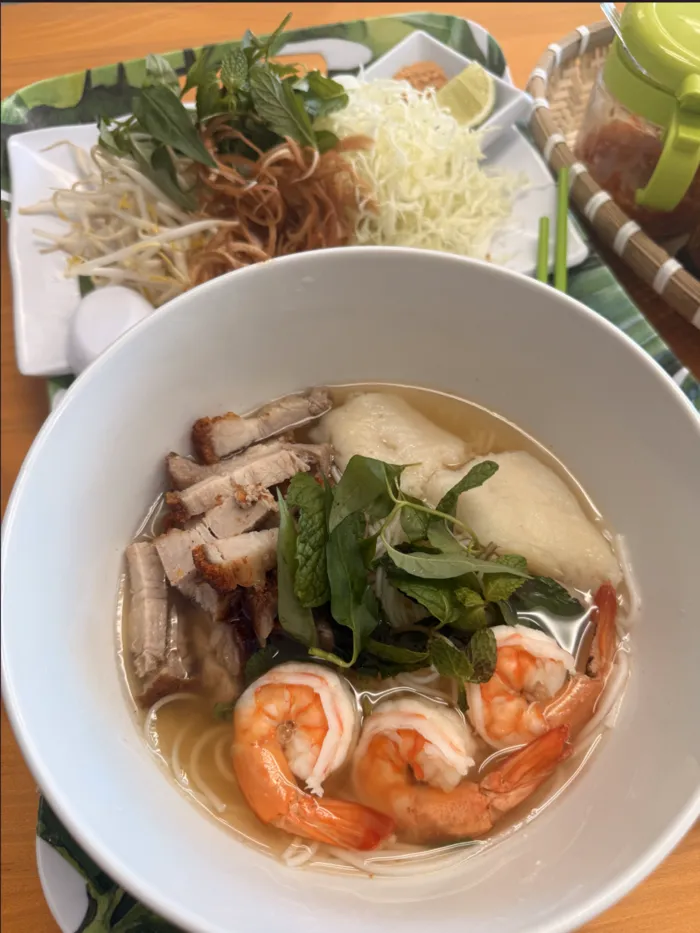Bún nước lèo Sóc Trăng with shrimp and pork